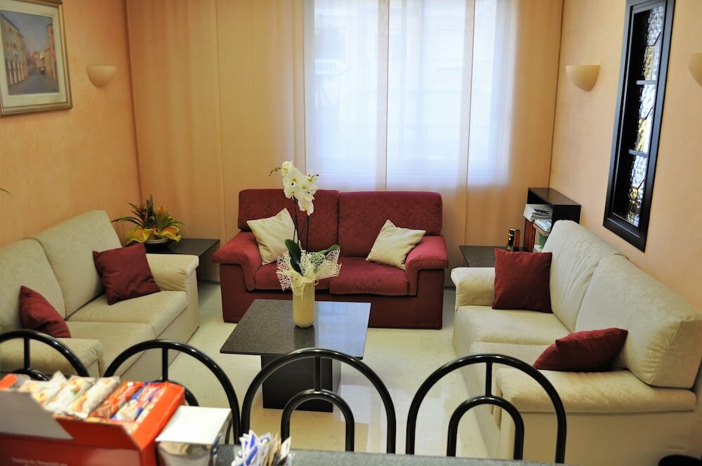 Фото Hotel Garibaldi