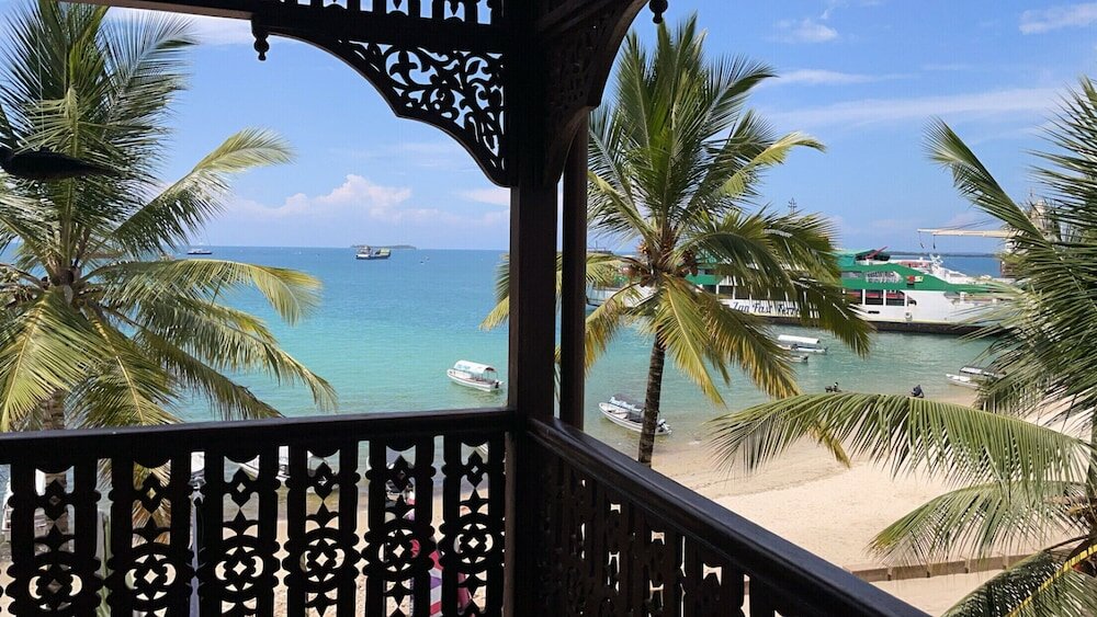 Фото Mizingani Seafront Hotel