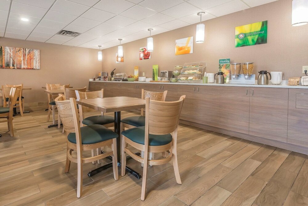 Фото Quality Inn & Suites Downtown