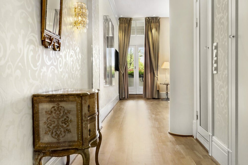 Фото Continental