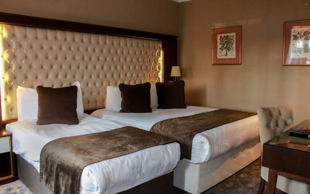 Фото Warren House