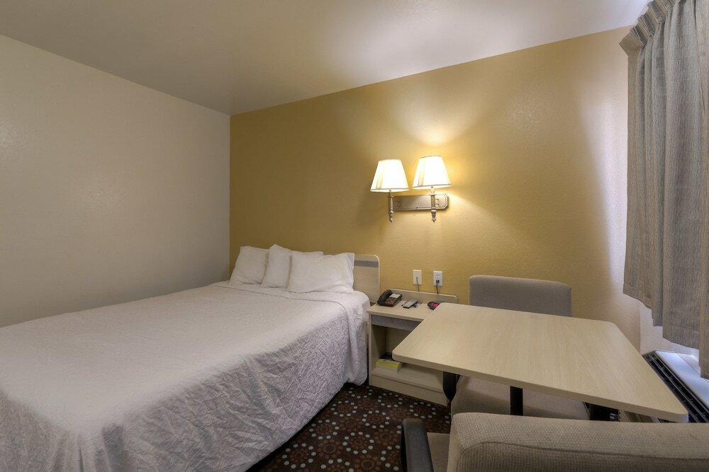 Фото Americas Best Value Inn Amarillo Airport