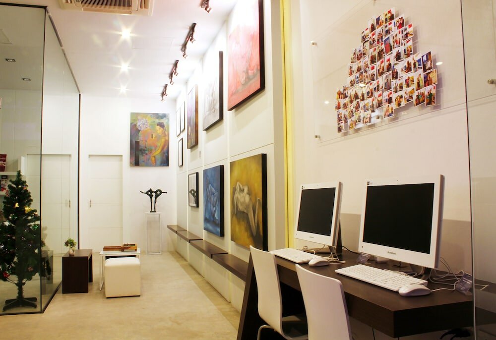 Фото The Artist House