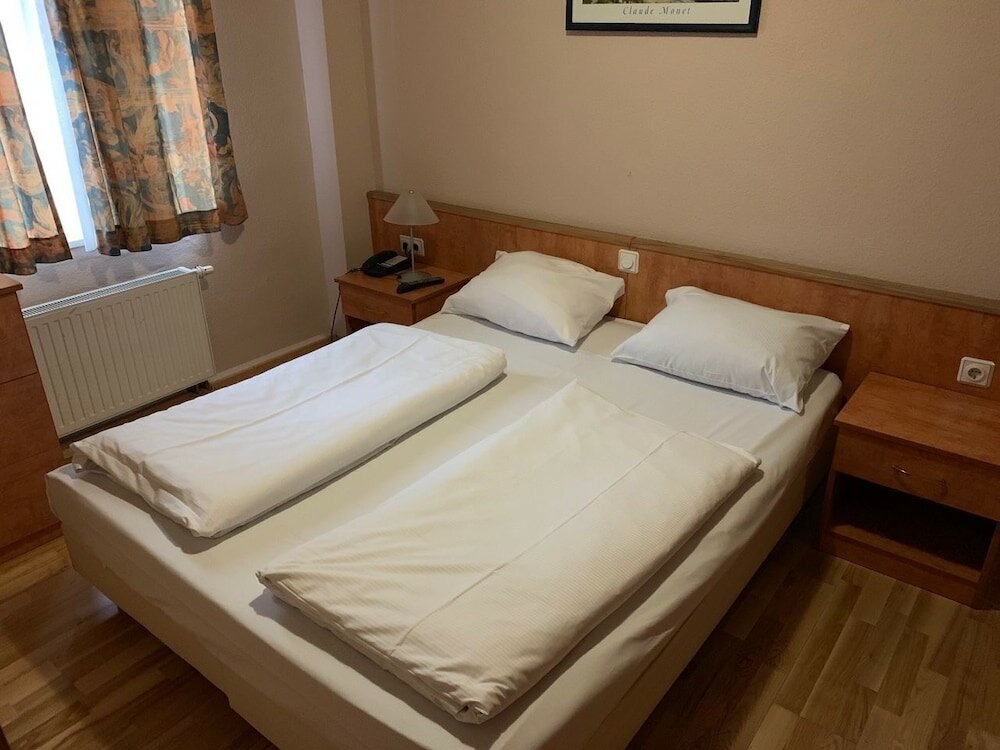 Фото Hotel Am Kurfuerstenplatz - Messe