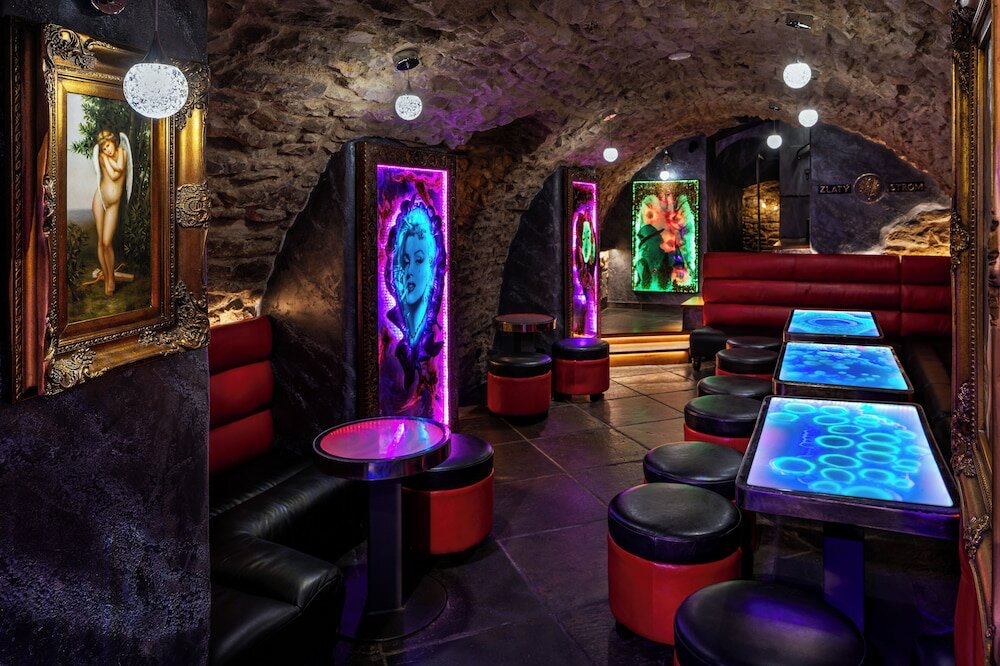 Фото У Златехо Строму