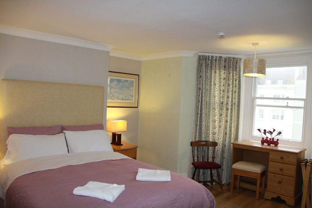 Фото Ambassador Hotel