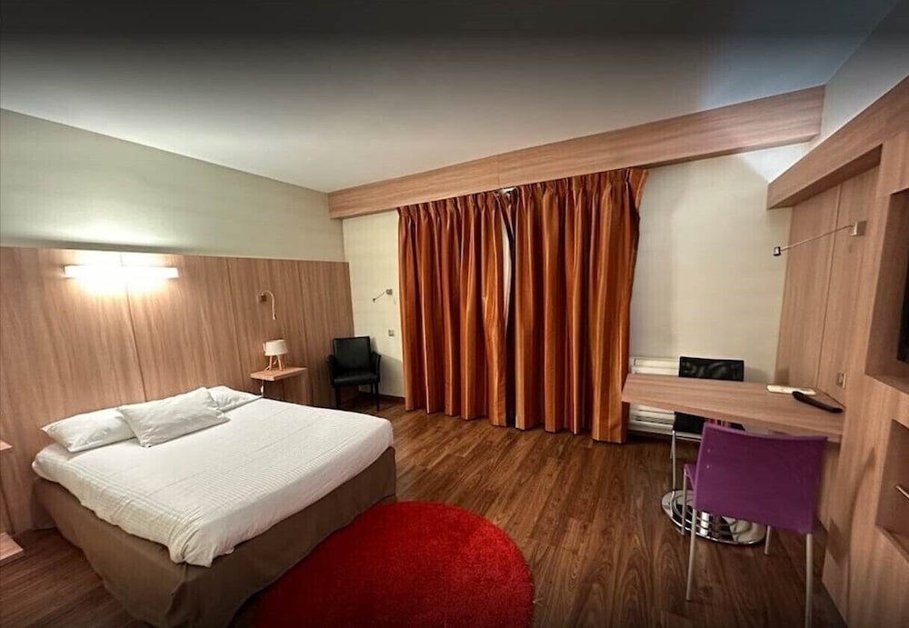 Фото Kyriad - Tours Centre