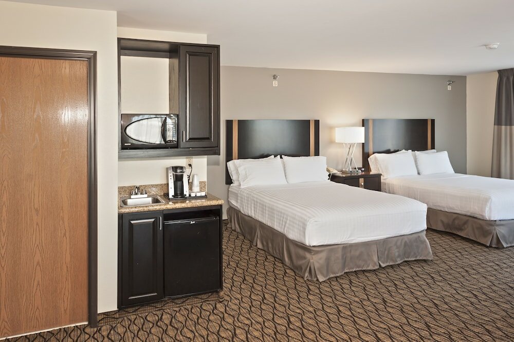 Фото Holiday Inn Express Hotel & Suites Chanhassen, an Ihg Hotel