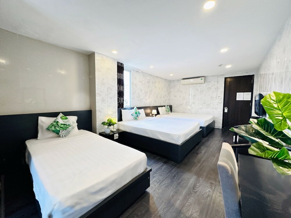 Фото Holiday Hotel