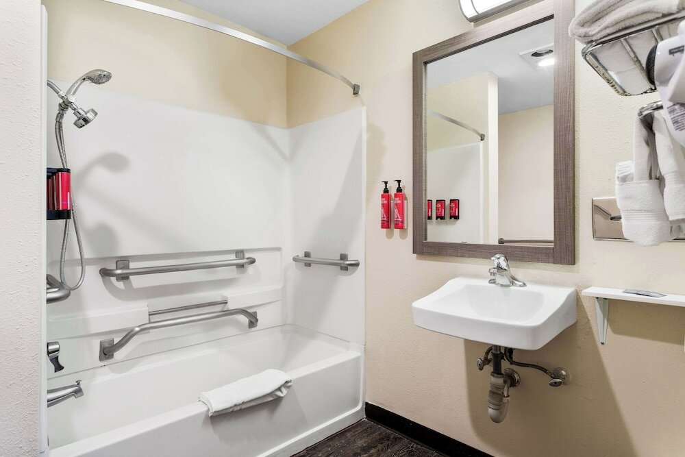 Фото SureStay Hotel by Best Western Albuquerque Midtown