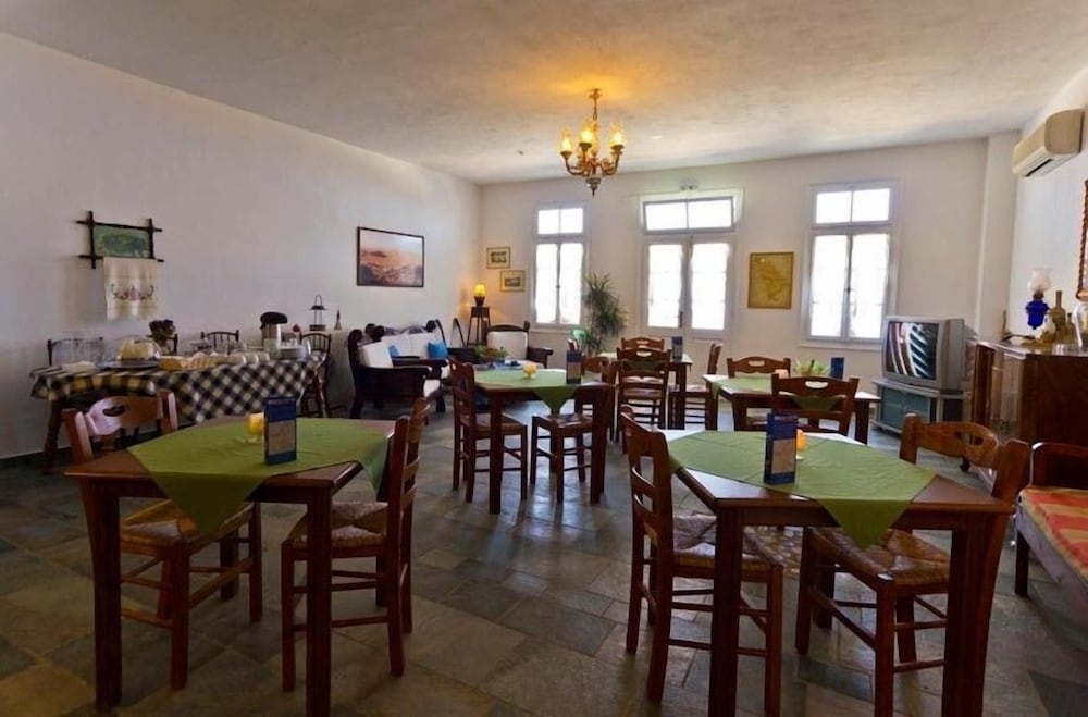 Фото Rooms & Apartments Archontou