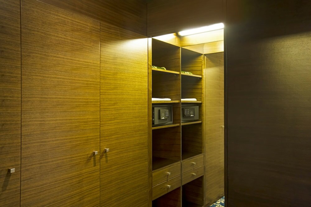 Фото Corp Amman Hotel