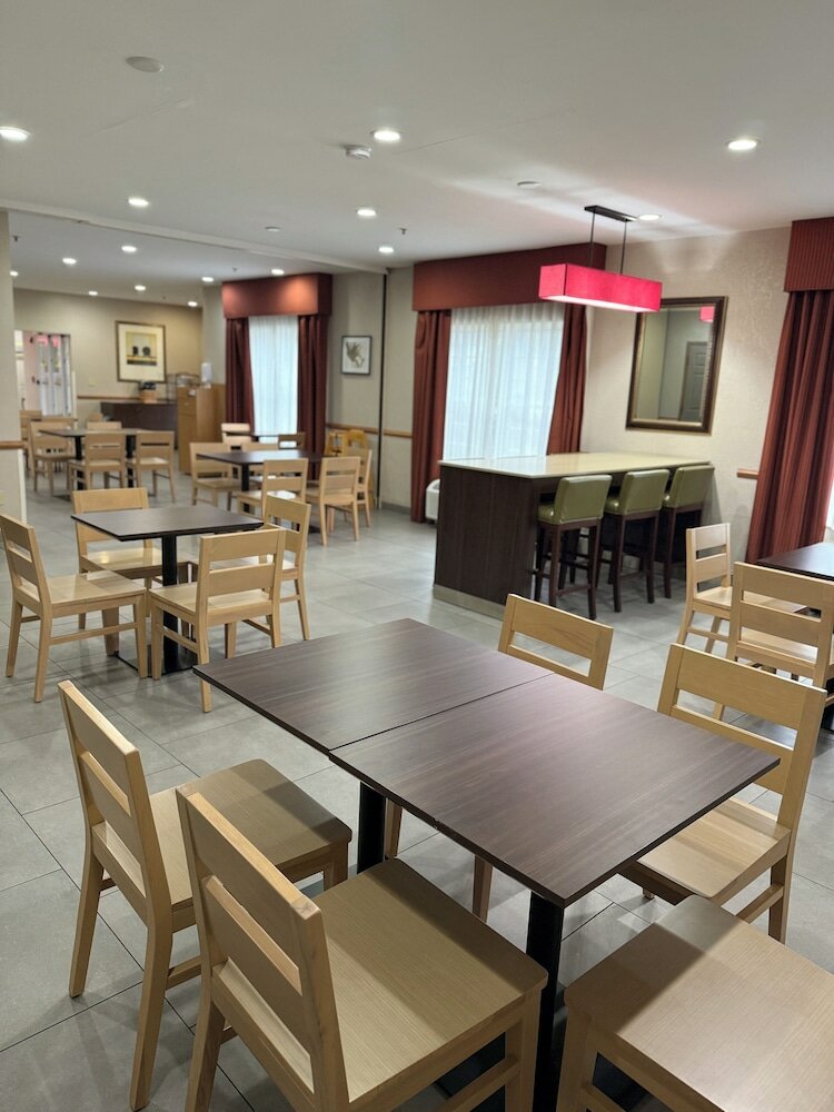 Фото Country Inn & Suites by Radisson, Elgin, Il