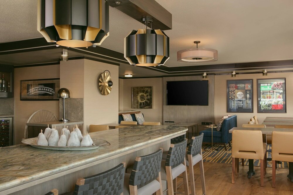 Фото Sheraton Overland Park Hotel at the Convention Center