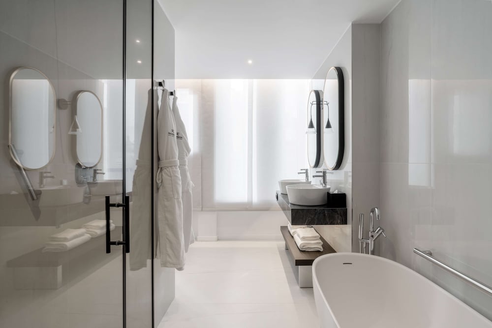 Фото Radisson Collection Hotel, Santa Sofia Milan