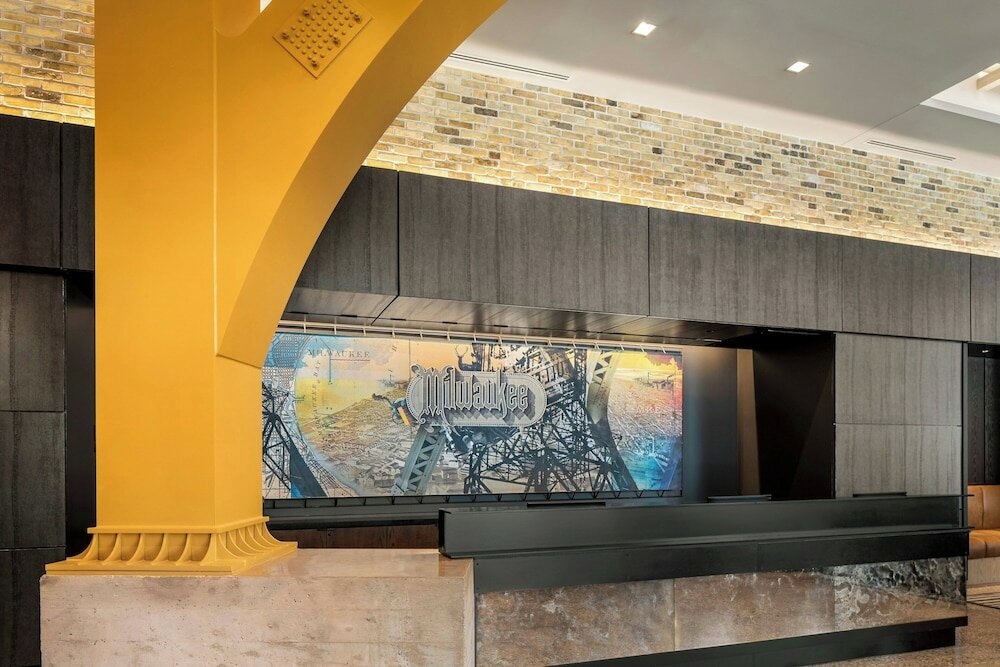 Фото The Trade, Autograph Collection