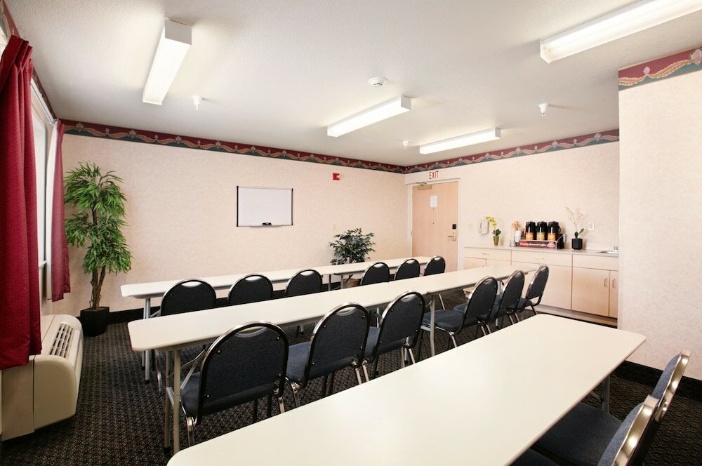 Фото Microtel Inn & Suites by Wyndham Modesto Ceres