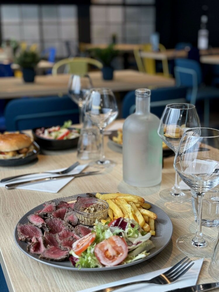 Фото Campanile Caen Centre Gare
