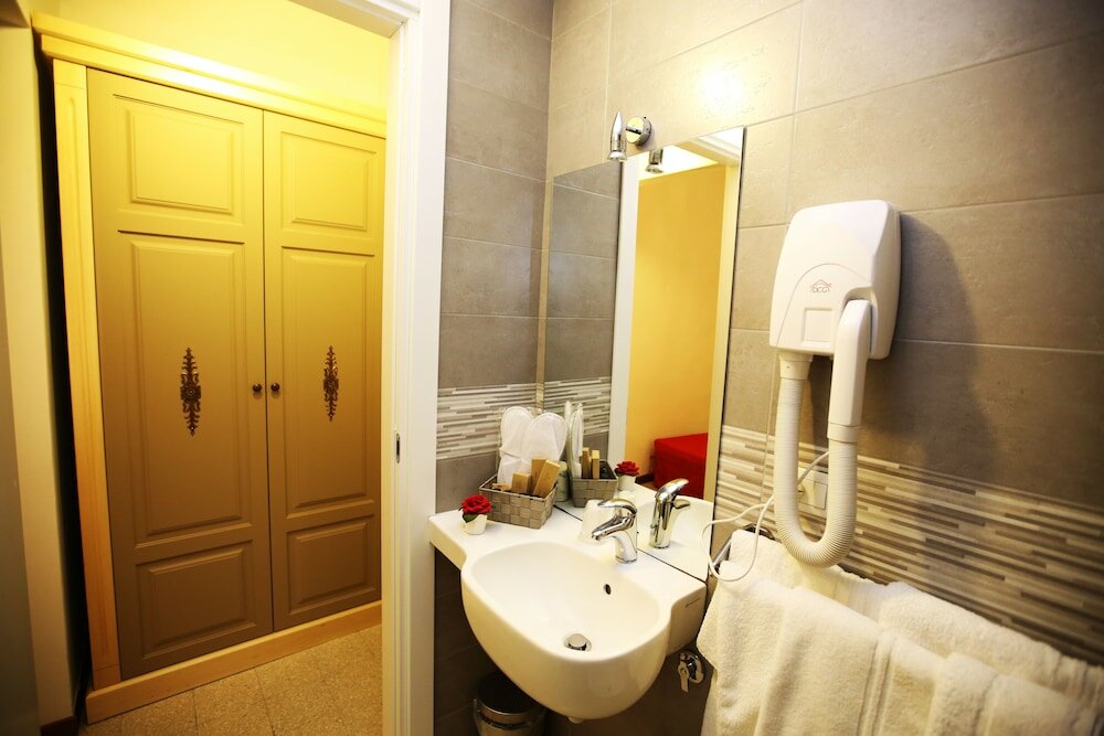 Фото La Bella Napoli B&b