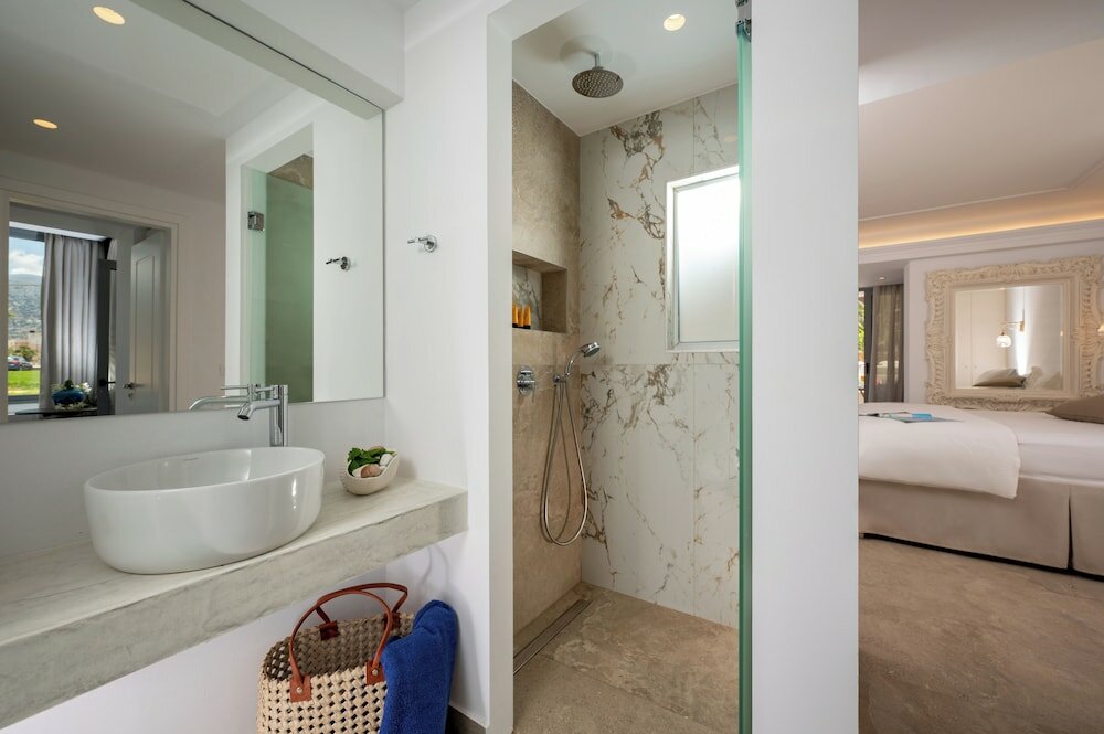 Фото Parthenis Beach Suites by the Sea