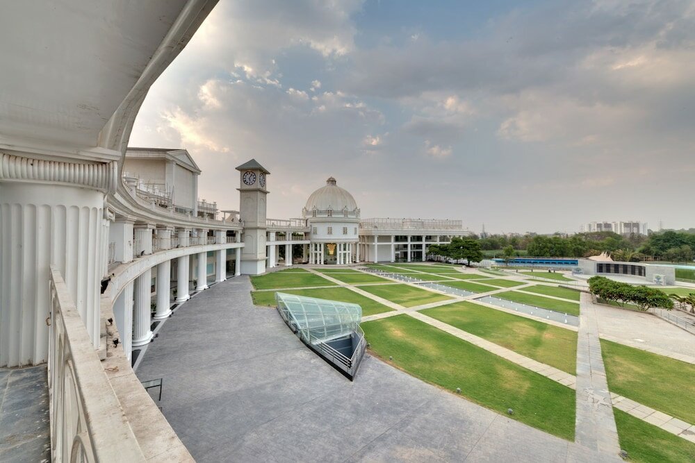 Фото Amanora The Fern Hotels & Club