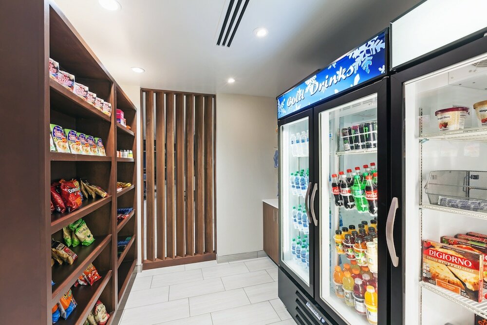 Фото Holiday Inn Express & Suites Tulsa South - Woodland Hills, an Ihg Hotel