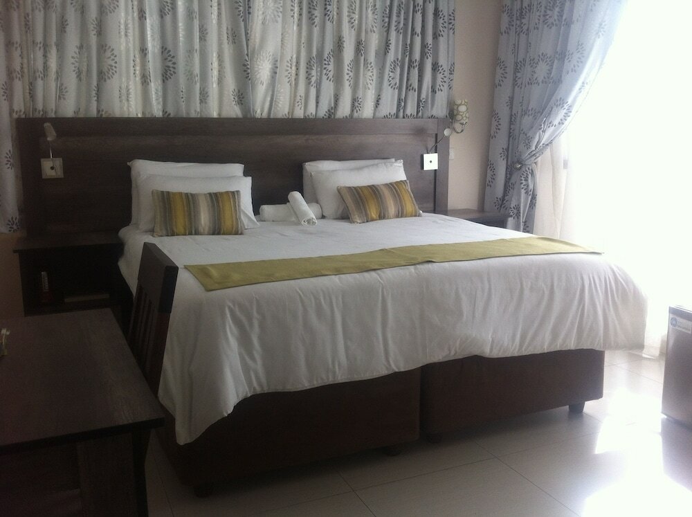 Фото отеля 2