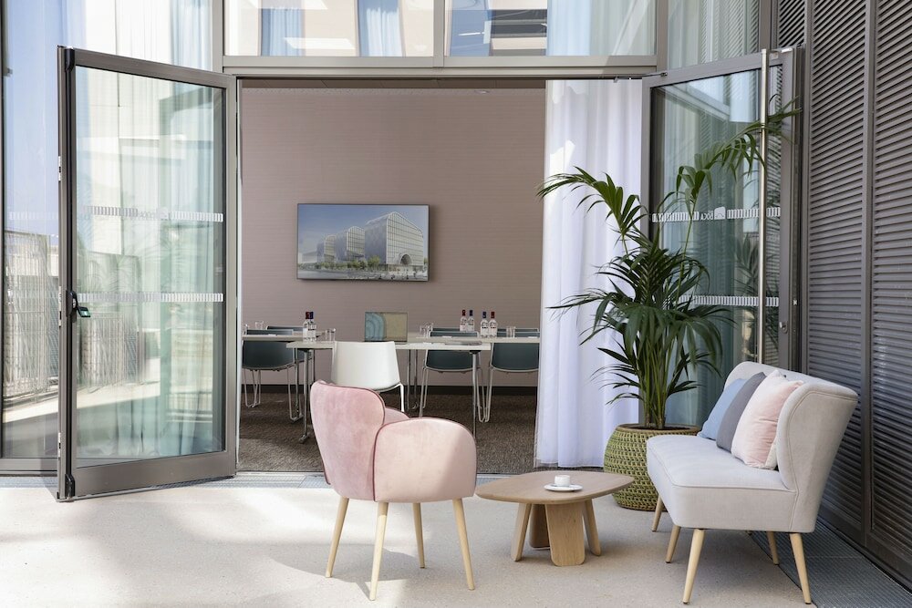 Фото Hilton Garden Inn Bordeaux Centre