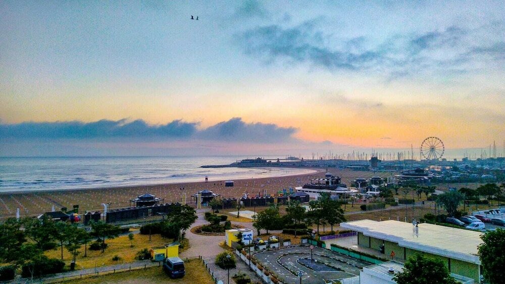 Фото Hotel River