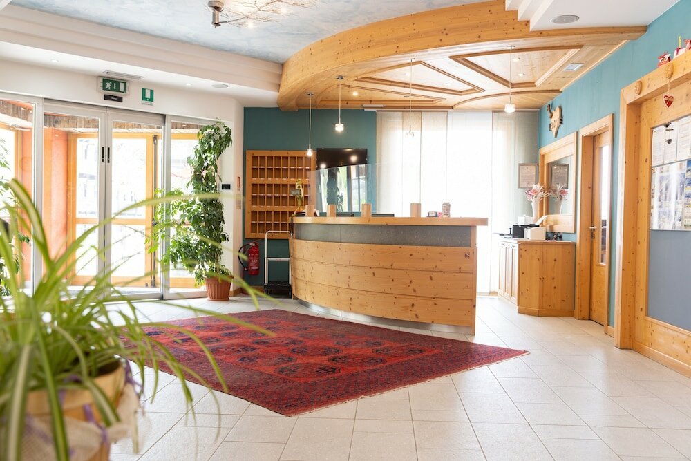 Фото Hotel Alpine Mugon