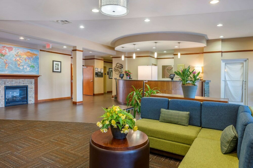 Фото Comfort Suites Urbana Champaign, University Area