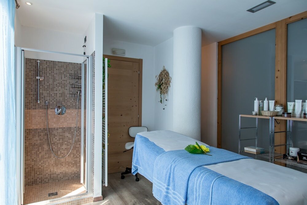 Фото Hotel Alpine Mugon