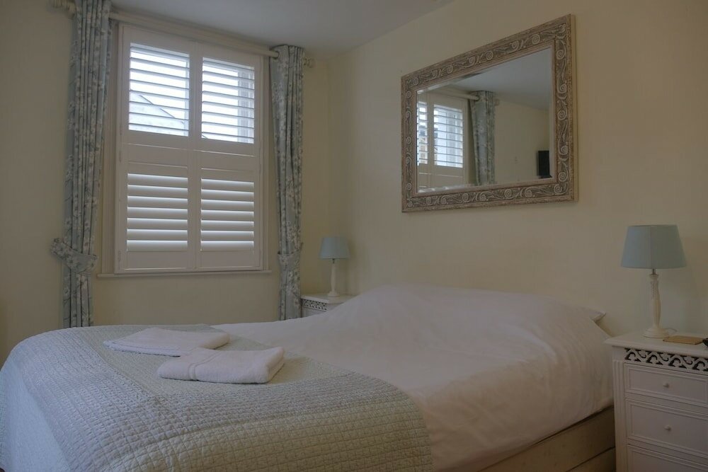 Фото Goodenough Guesthouse