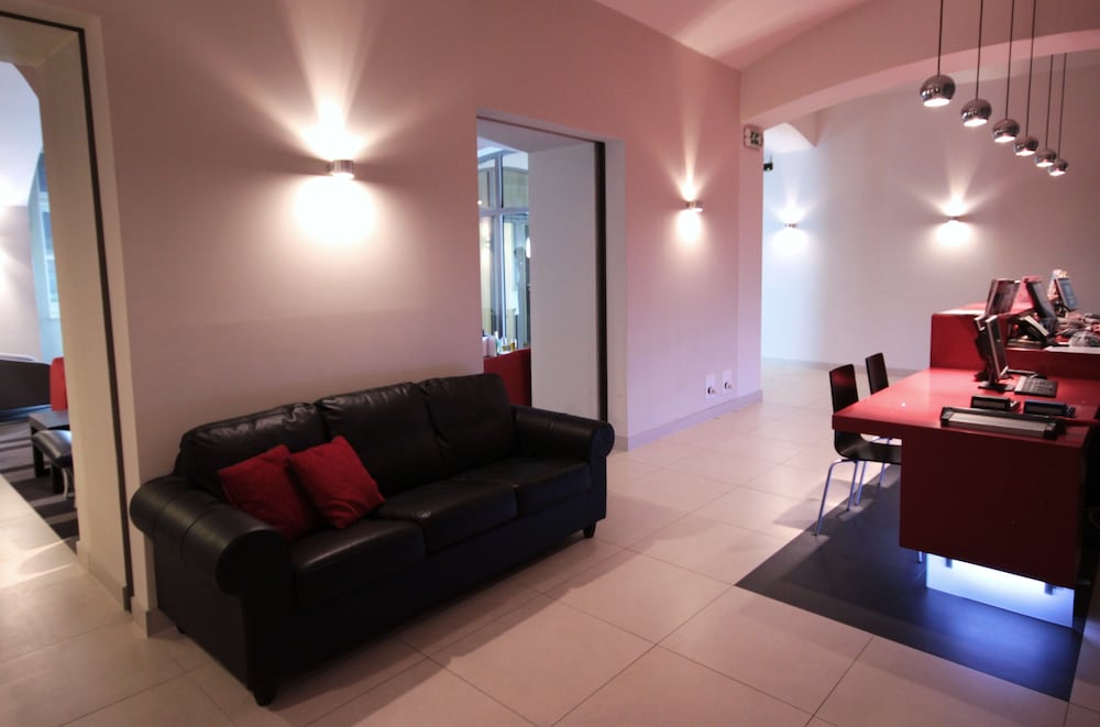 Фото Red and Blue Design Hotel Prague