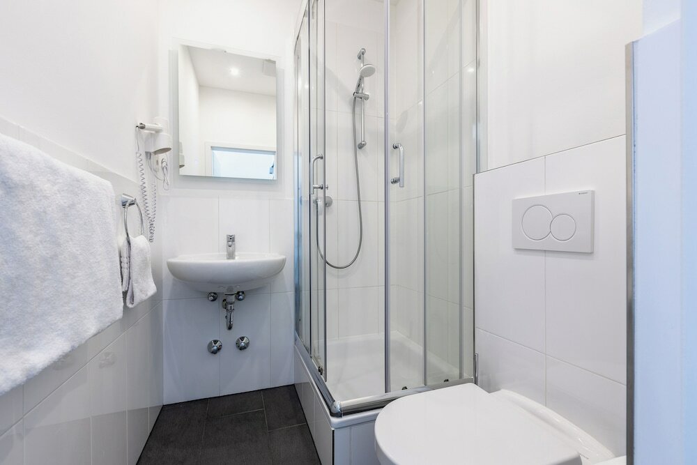 Фото Airport Hotel Dürscheidt