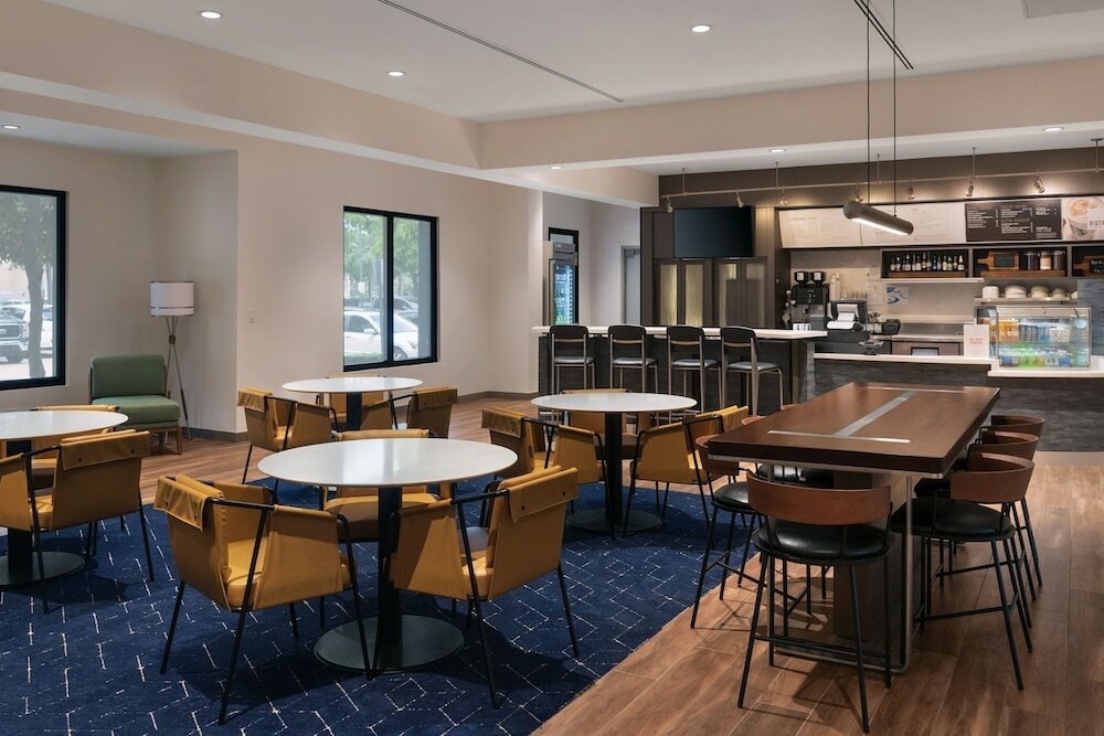 Фото Courtyard by Marriott New Orleans Metairie