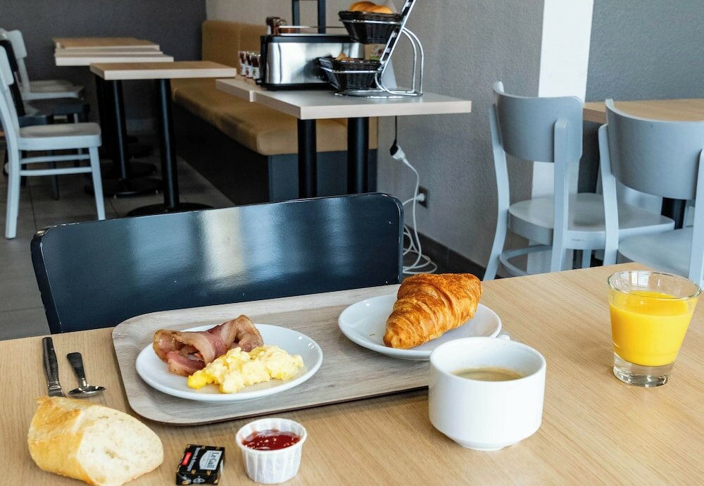 Фото B&b Hotel Grenoble Centre Verlaine