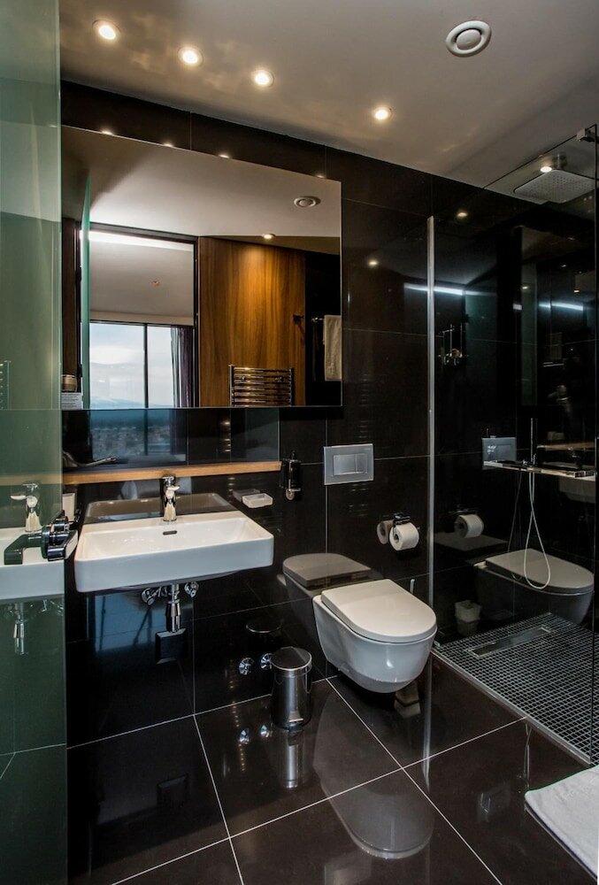 Фото Ambasador Hotel