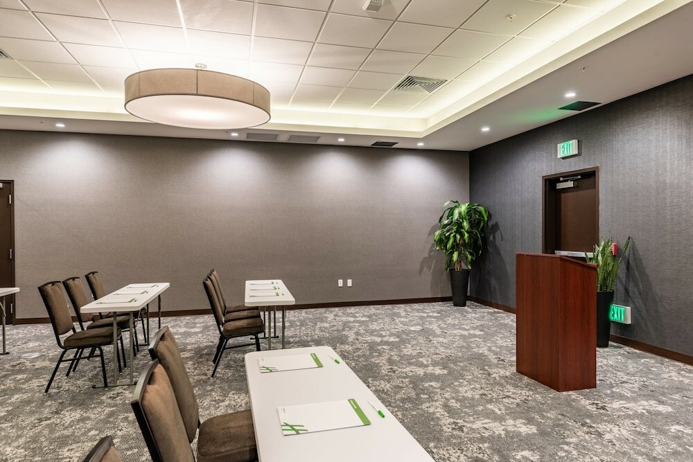 Фото Holiday Inn Hotel & Suites Silicon Valley - Milpitas, an Ihg Hotel