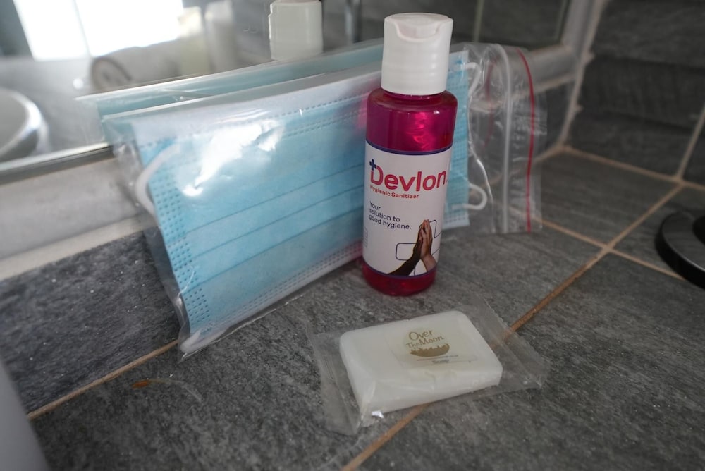 Фото Over The Moon Guesthouse