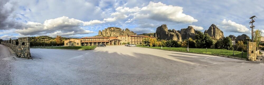 Фото Grand Meteora Hotel
