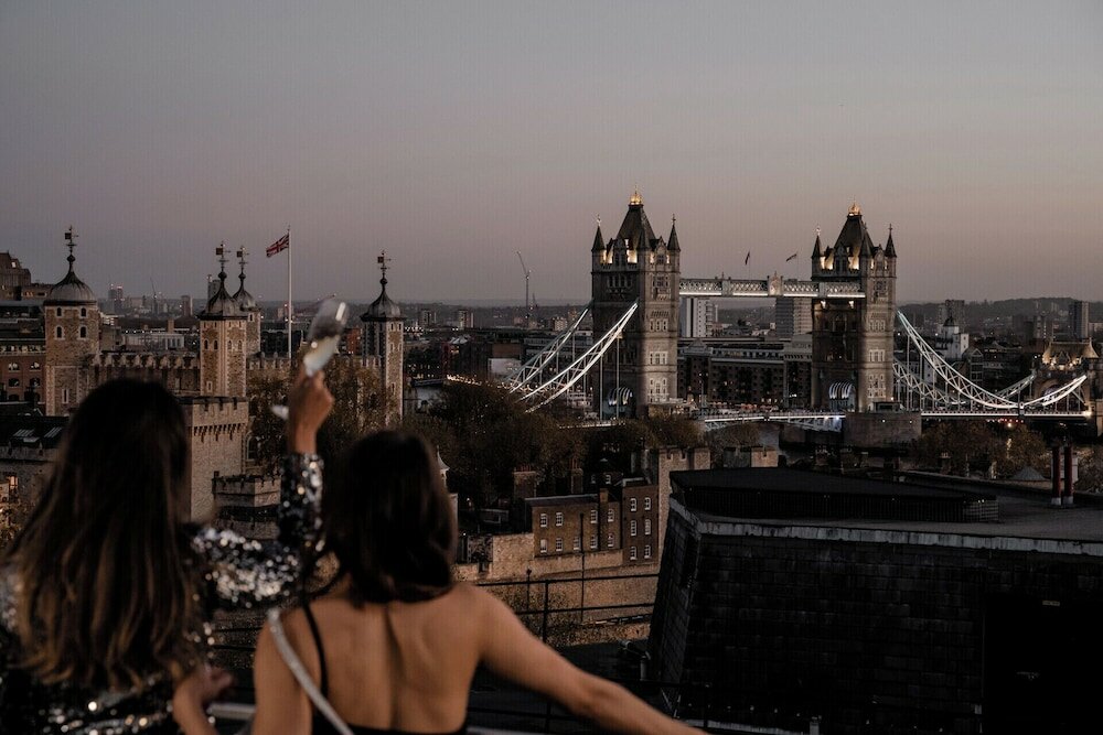 Фото Four Seasons Hotel London at Ten Trinity Square