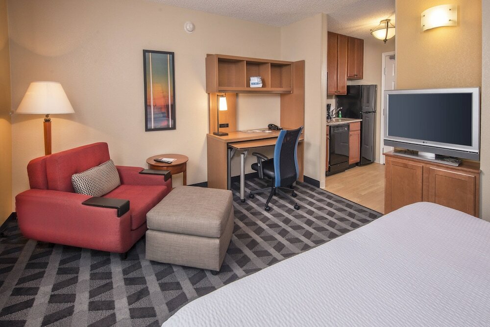 Фото Towneplace Suites by Marriott Clinton at Joint Base Andrews