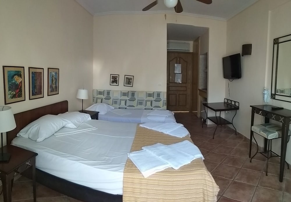 Фото Ammon Garden Hotel