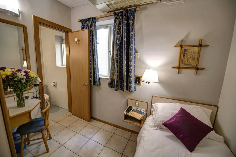 Фото Sliema Chalet Hotel