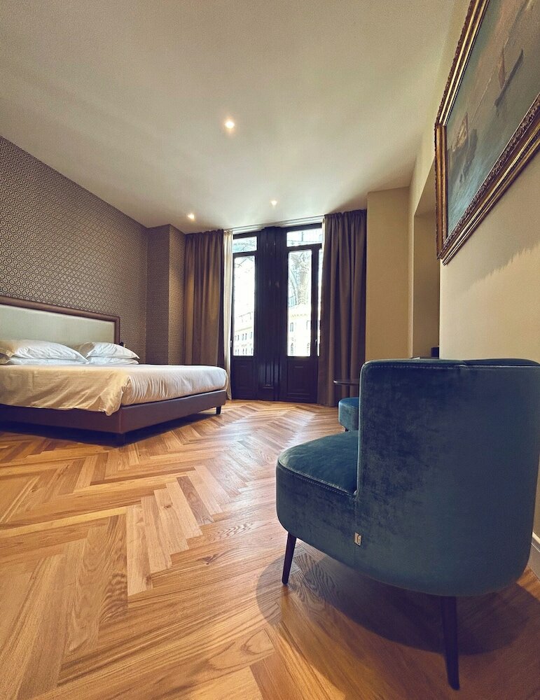 Фото Caruso Place Boutique & Wellness Suites