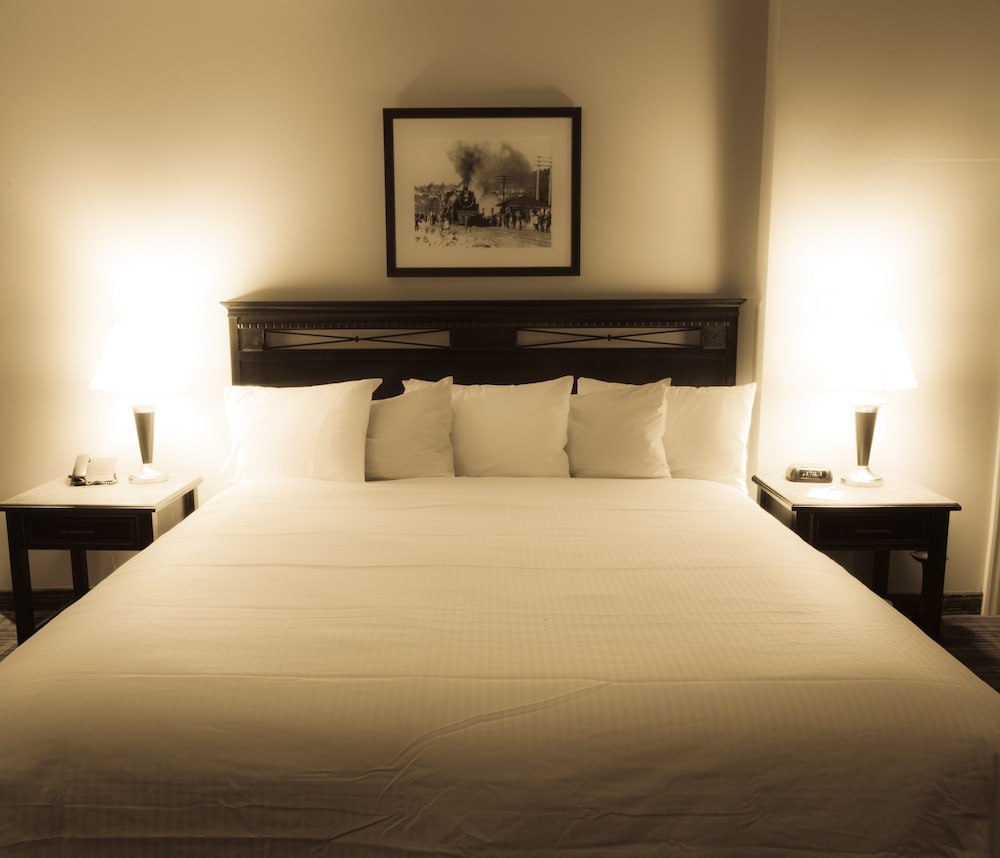 Фото Days Inn by Wyndham Surrey