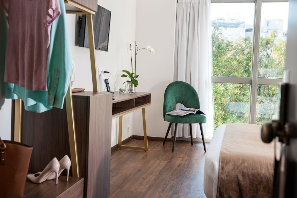 Фото B4b Athens Signature Hotel