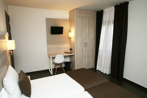 Гостиница Hotel Pyrénées в Андорре