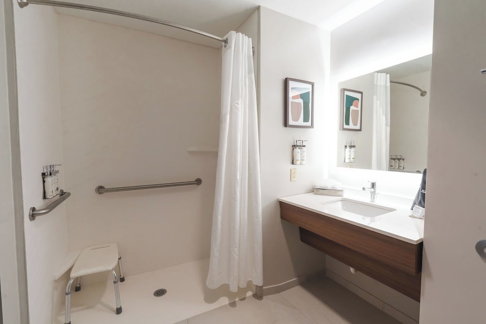 Фото Holiday Inn Hou Energy Corridor Eldridge, an Ihg Hotel